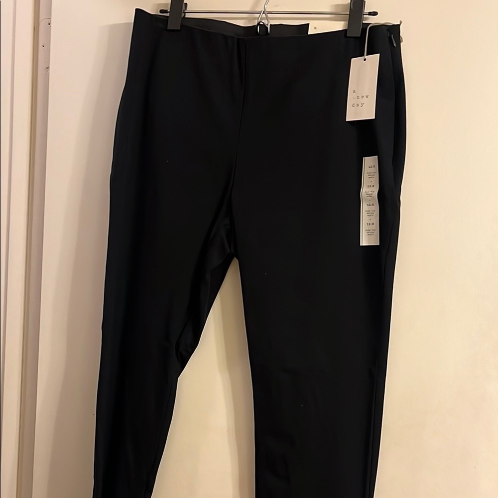 A new day Womens side zip skinny ankle  Black Pants- NWT